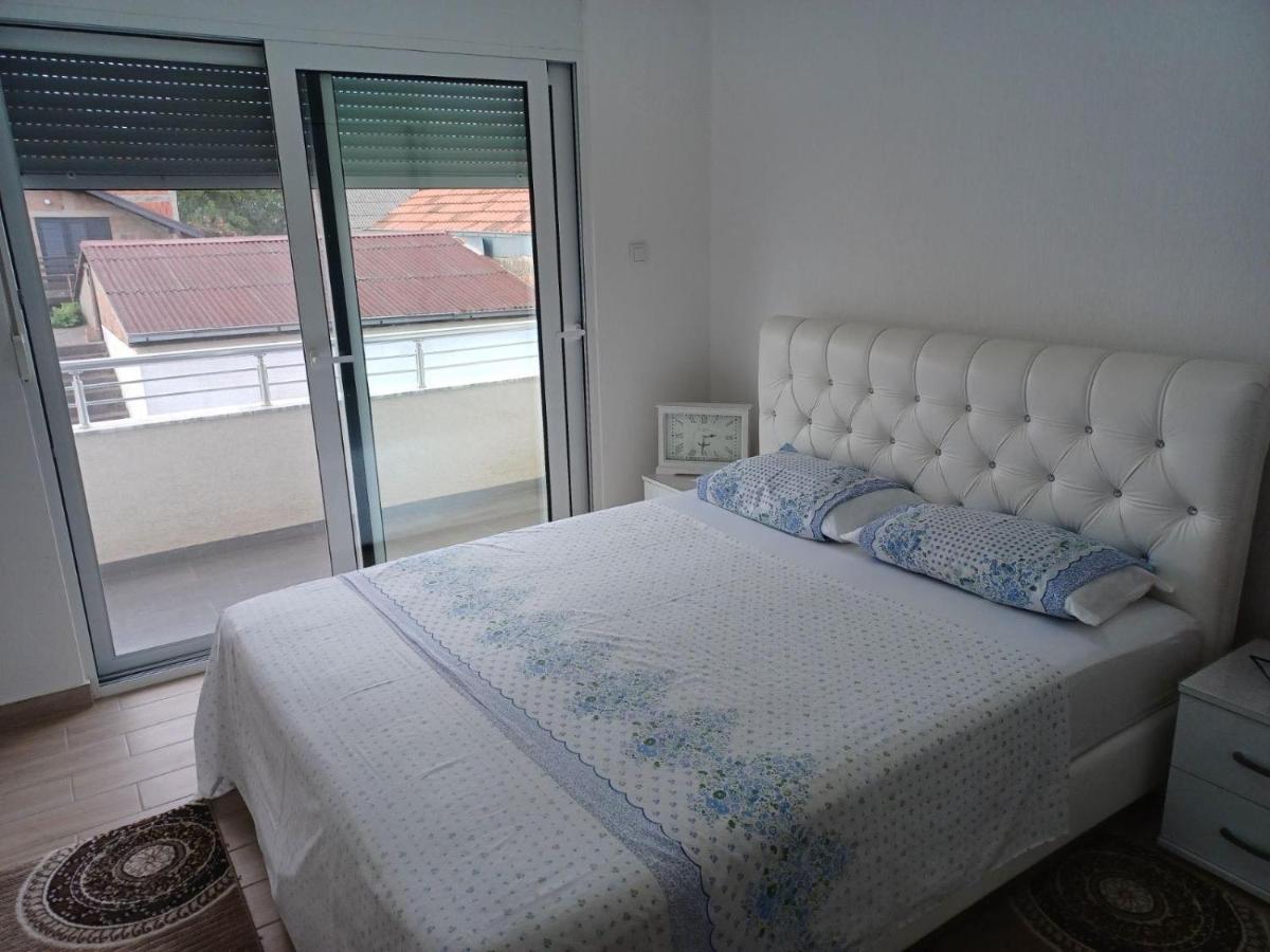 דוני שטוי Villa Elina Ulcinj Montenegro מראה חיצוני תמונה
